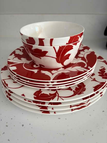 Photo of free M&S dining plates and tea set (M34 Audenshaw) #1
