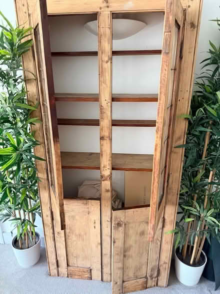 Photo of free Wall mounted cabinet (Twickenham TW1) #2