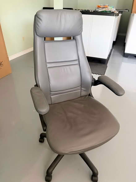 Photo of free Computer Chair (Ottawa) #1