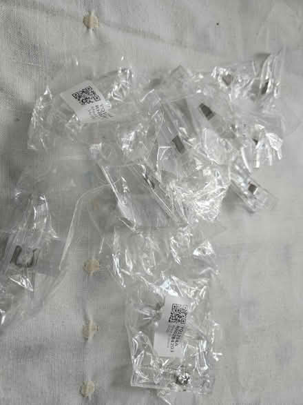 Photo of free 13 window blind clips (Shenley WD7) #2