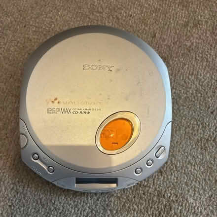 Photo of Portable personal CD player - e.g. Walkman (Stroud GL5) #1