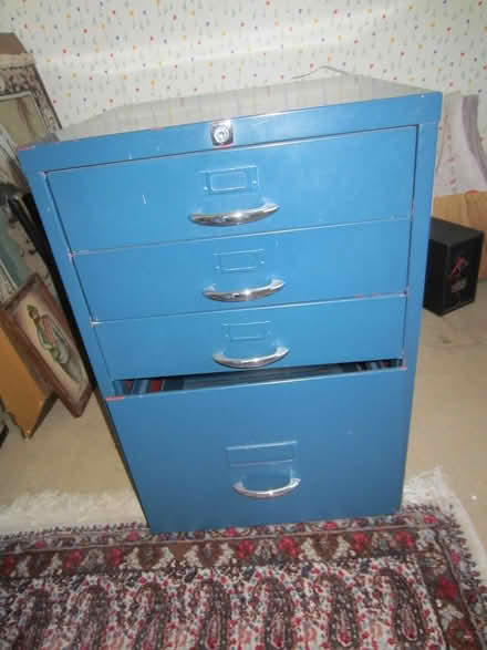 Photo of free Metal - 4 drawer Cabinet (Childs Hill (NW2)) #1