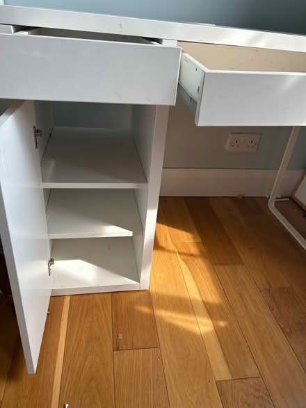 Photo of free Desk (Leopardstown) #2