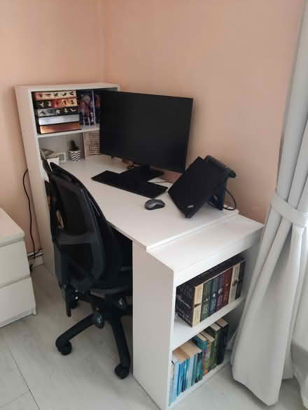 Photo of free Desk with shelves (E146pp) #1