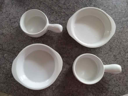 Photo of free Pie plates x2, onion soup cups x2 (Etobicoke (Kipling /Eglinton)) #1