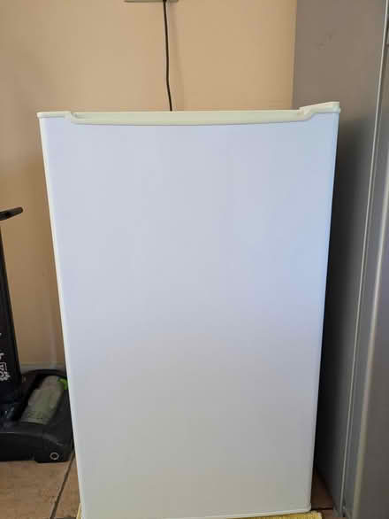 Photo of free Under worktop upright freezer (Steyning, near sports centre) #1