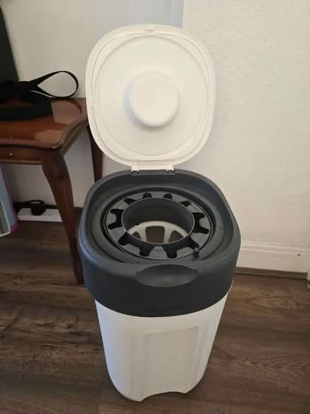 Photo of free Tommee Tippee Twist&Click bin (EN3) #2