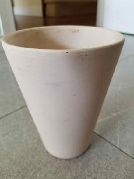 Photo of free Small vase (Adel LS16) #1