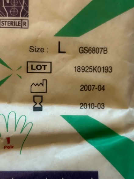 Photo of free 1 pair large latex gloves - expired (Shenley Fields B29) #2