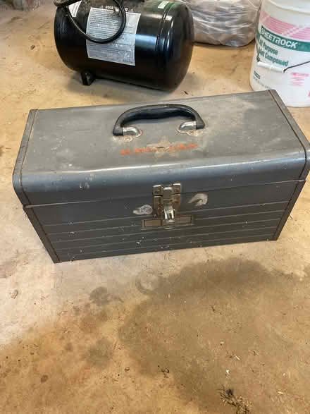 Photo of free Metal tool box w inside shelf (DC side of Warrenton) #2