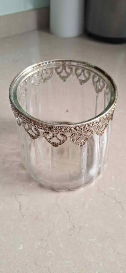 Photo of free Vase/pot (Brent lea TW8) #1