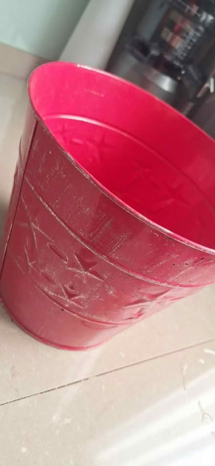 Photo of free Red pot (Brent lea TW8) #2