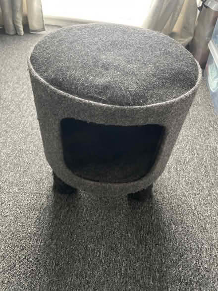 Photo of free Raised cat bed (Leeds LS11) #1