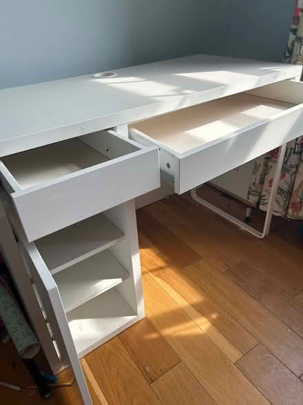 Photo of free Desk (Leopardstown) #1