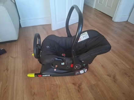 Photo of free Baby seat with isofix and moses (Dublin 16) #3