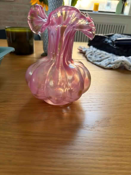 Photo of free Lovely pink vase (Flatiron) #1