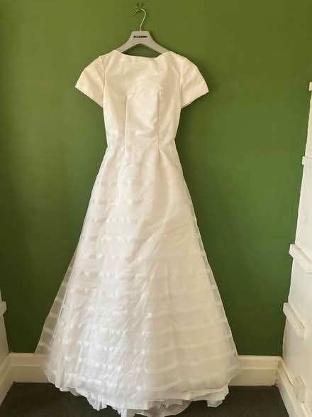 Photo of free 1960s wedding dress (New Eltham SE9) #1