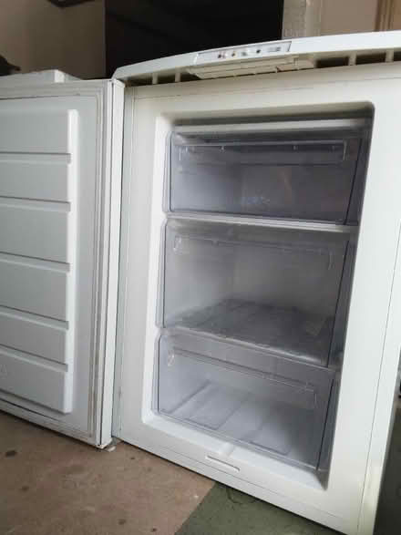 Photo of free Freezer (Hawkwell SS4) #3