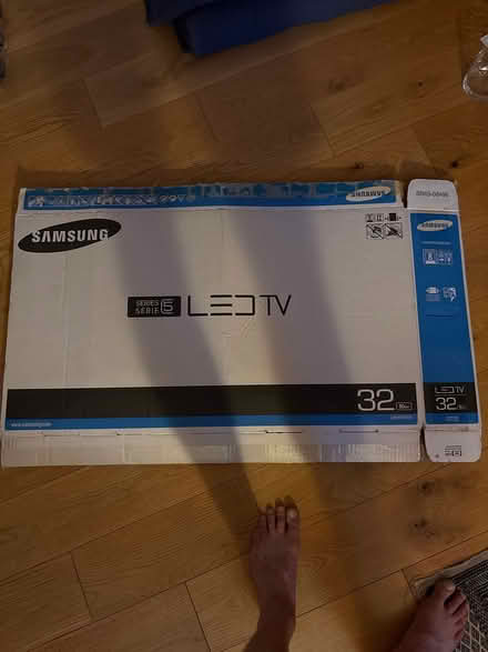 Photo of free Samsung Series 5 LED Smart TV 80cm (Hornsey N8) #2