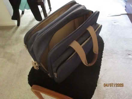 Photo of free Travel Hand / Shoulder Bag (Hitchin SG4) #1