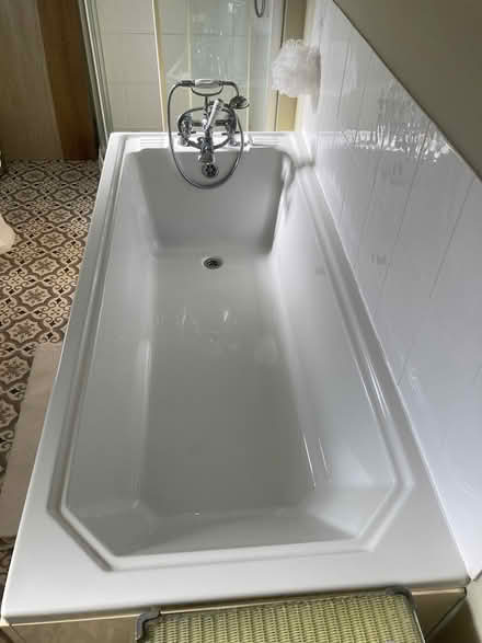 Photo of free Bathroom fixtures (De55 6GW) #1