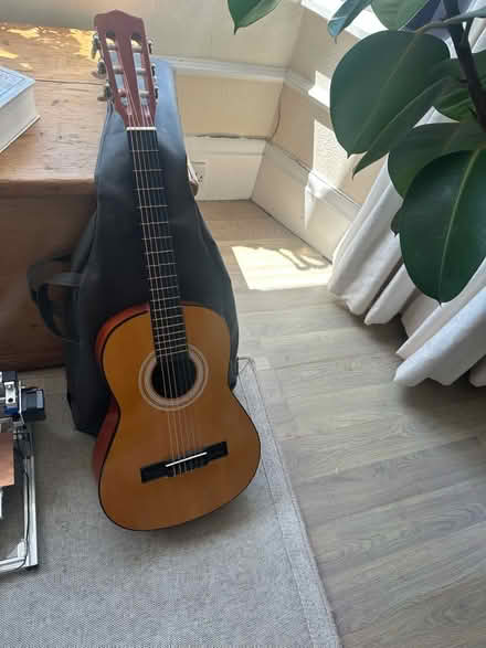Photo of free Child’s guitar pr8 2hx (Southport PR8) #1