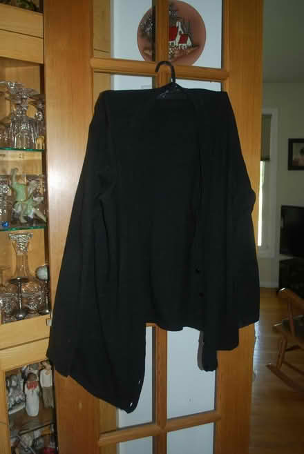 Photo of free Woman's sweater, Size 1X (gatineau ave & de bourgogne st) #1