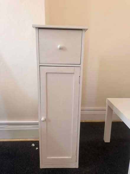 Photo of free Coffee table/Side table/chair,… (IG6) #3