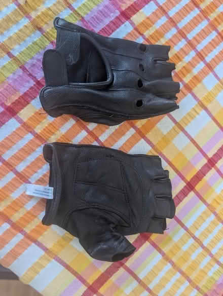 Photo of free Fingerless motorcycle gloves 2xl (West Farleigh ME15) #1
