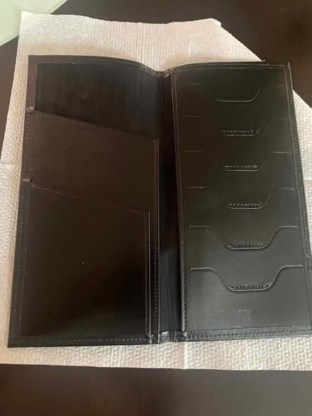 Photo of free Travel documents and card holder (Mount Vernon) #2
