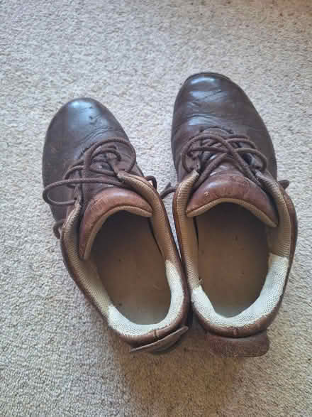 Photo of free Women's walking shoes size 5.5 (Nether Edge Sheffield S7) #2