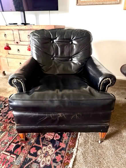 Photo of free Vintage black leather chair (92648) #1