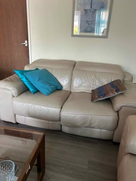 Photo of free 3 peace sofa set (Kirkby) #2