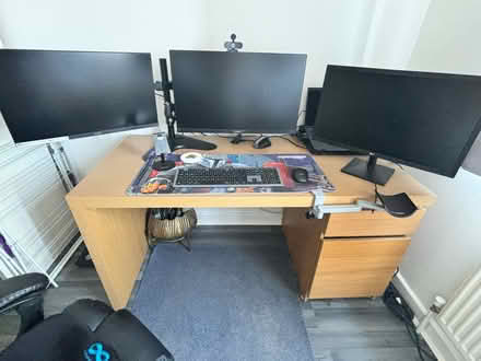 Photo of free Desk (Station Parade E17) #1