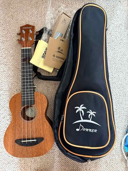 Photo of free Ukelele - Donner DUS-100 (M34 Audenshaw) #1