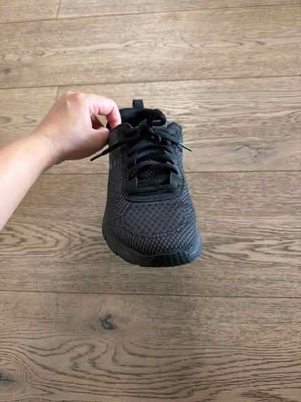 Photo of free Size 36 / UK 3 Skechers trainers (Southwark SE1) #3