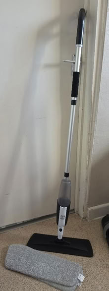 Photo of free Spray mop with 2 washable pads (Stroud GL5) #2
