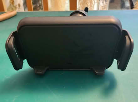 Photo of free Samsung wireless car phone charger (Drylaw EH4) #1