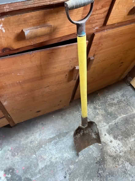 Photo of free Shovel (Queen Anne) #1