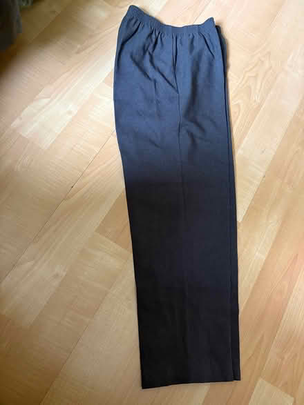 Photo of free Tradition grey dress pants size 6P (L5L 5P5) #1