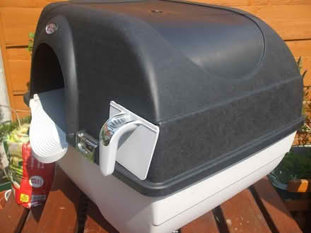 Photo of free Omega Paw Cat litter tray (Stretford M32) #4