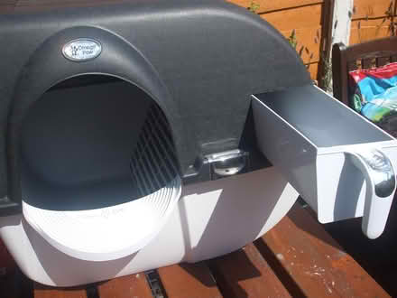 Photo of free Omega Paw Cat litter tray (Stretford M32) #2