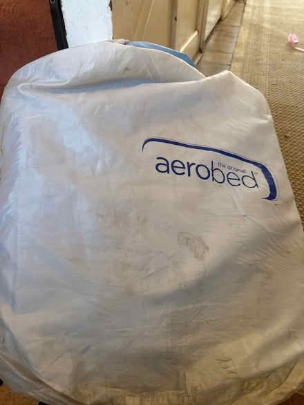 Photo of free Double air bed with internal pump (Croydon/West Wickham CR0) #1
