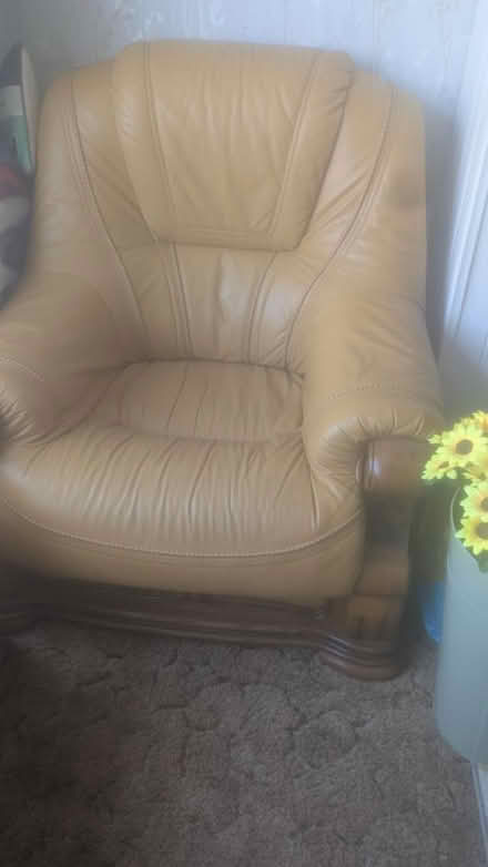 Photo of free 3+2+1 seater sofas+ footstool (Abbey wood) #2