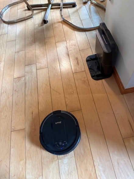 Photo of free Self-emptying Robot vac (DC side of Warrenton) #1
