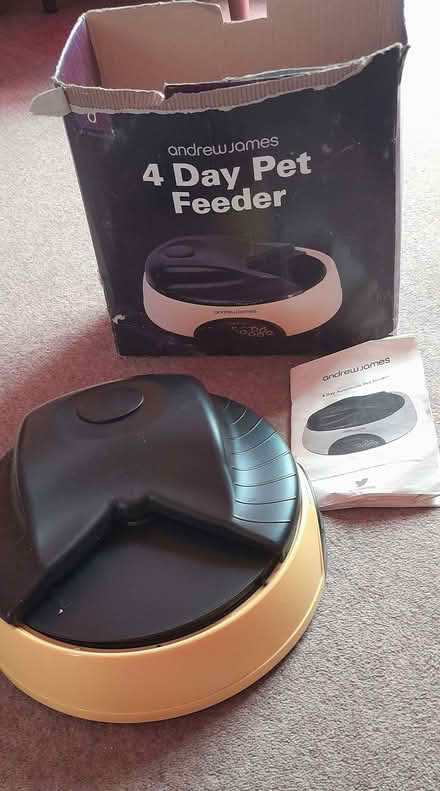 Photo of free 4 day cat feeder (Thrupp GL5) #1