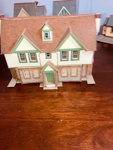 Photo of free OO gauge model railway track and buildings (Coxheath ME17) #2