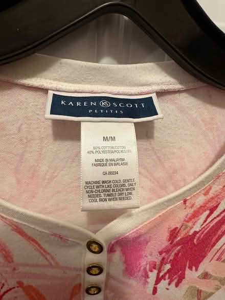Photo of free Ladies Karen Scott Medium top (L5L 5P5) #2