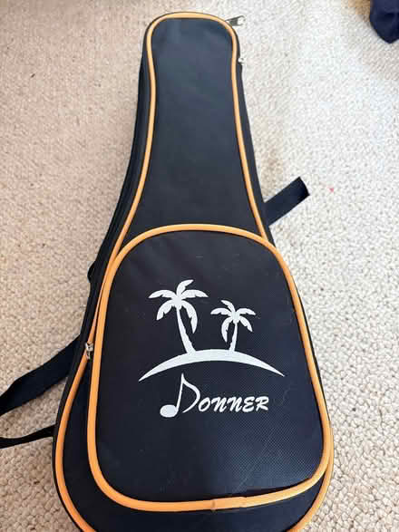 Photo of free Ukelele - Donner DUS-100 (M34 Audenshaw) #4