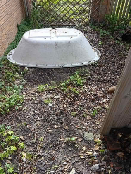 Photo of free Various items. Need fixing. Junk (West Beach) #3